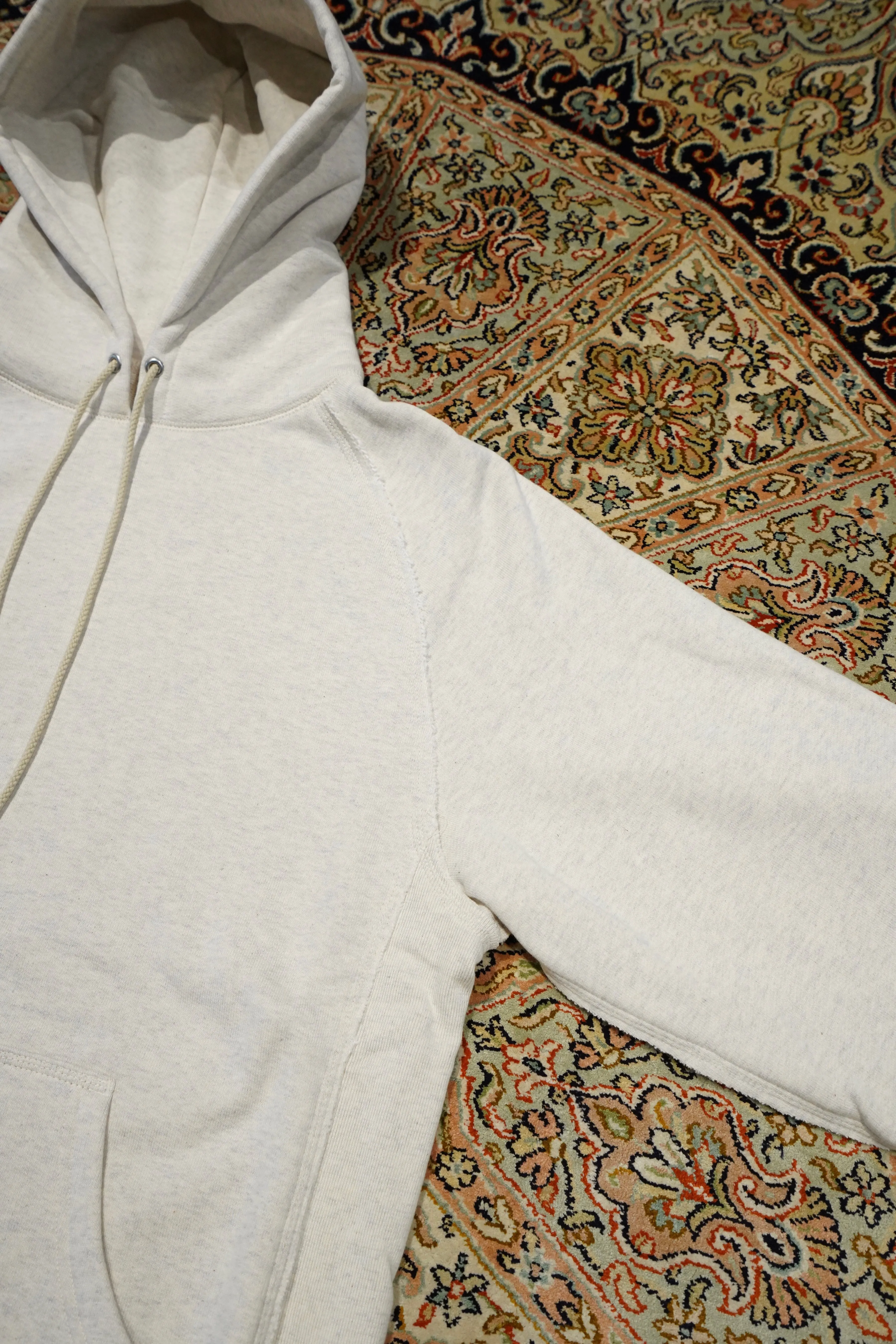 SUGARHILL RAW EDGE HOODIE (HEATHER WHITE)