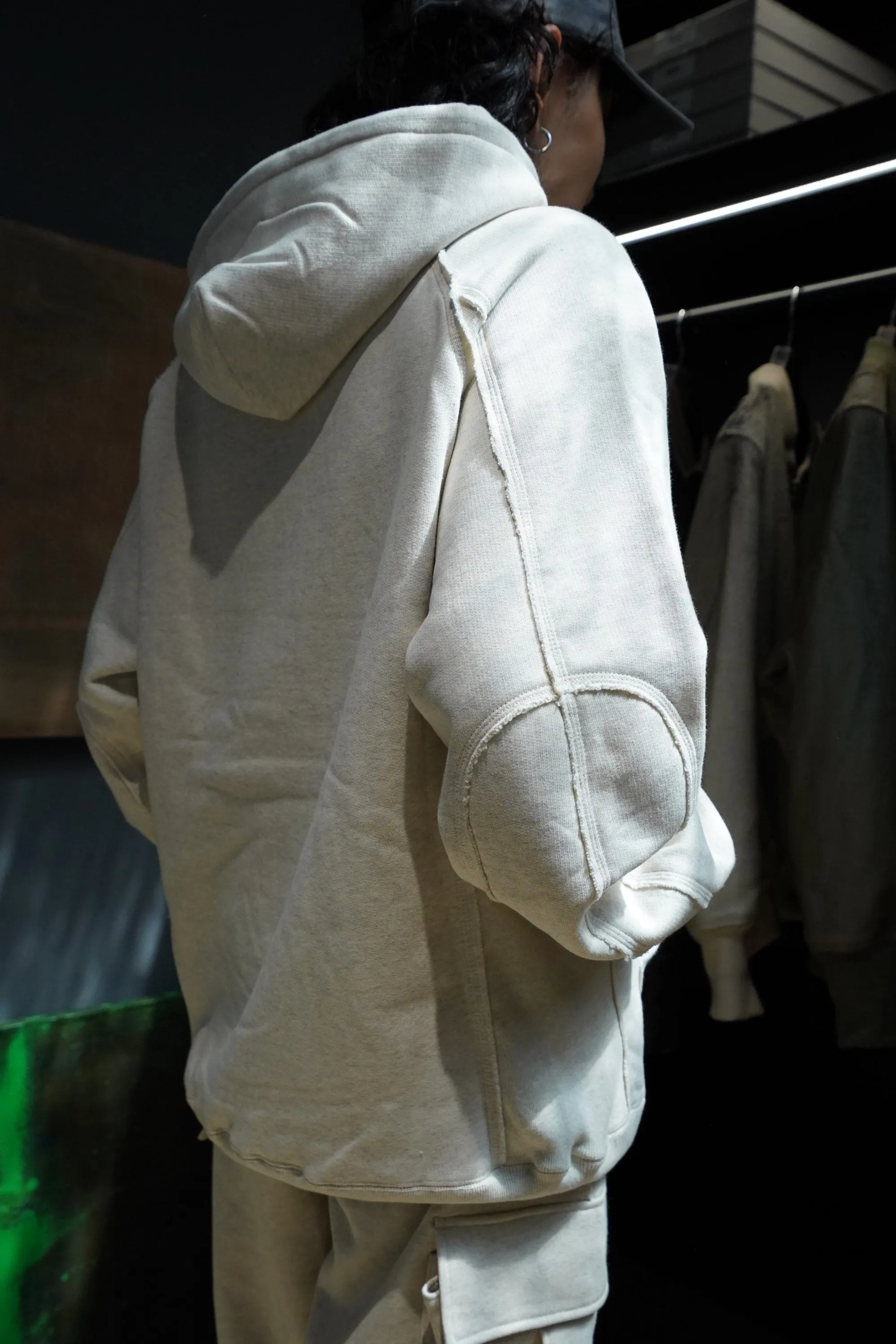 SUGARHILL RAW EDGE HOODIE (HEATHER WHITE)