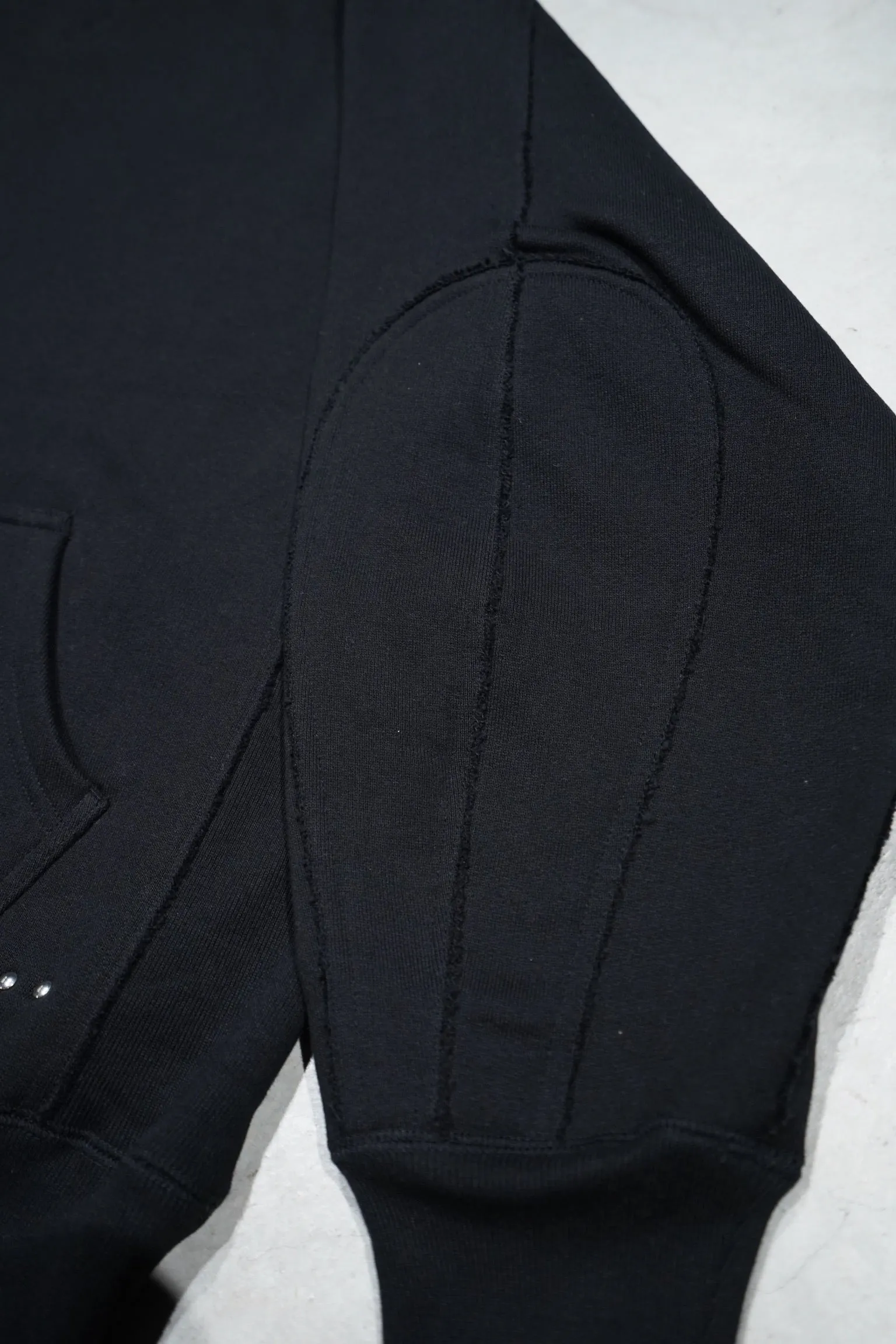 SUGARHILL RAW EDGE SWEAT SHIRT(BLACK)